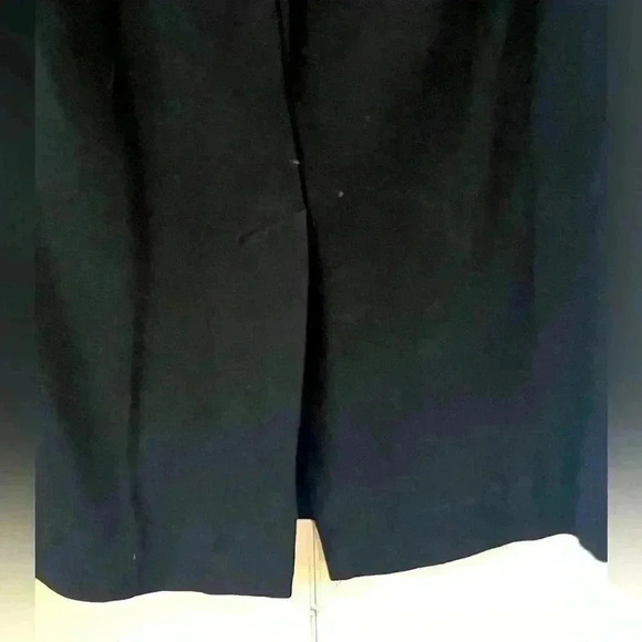 Talbots Women's Sz 20 w Little Black Skirt. Zip And Slit Back, Slightly Stretchy - Picture 3 of 5